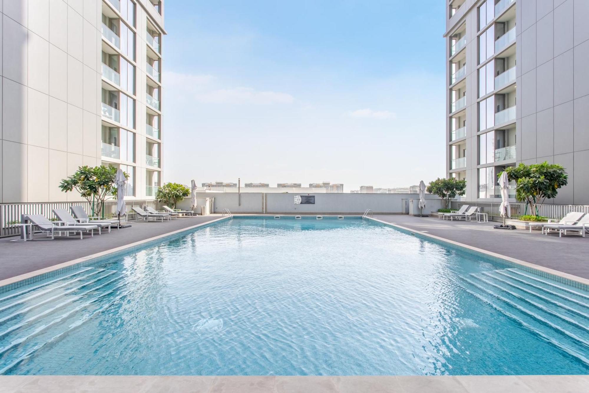 Stay By Latinem Luxury 1Br Plus Study Holiday Home Cv A2712 Near Downtown Dubaj Kültér fotó