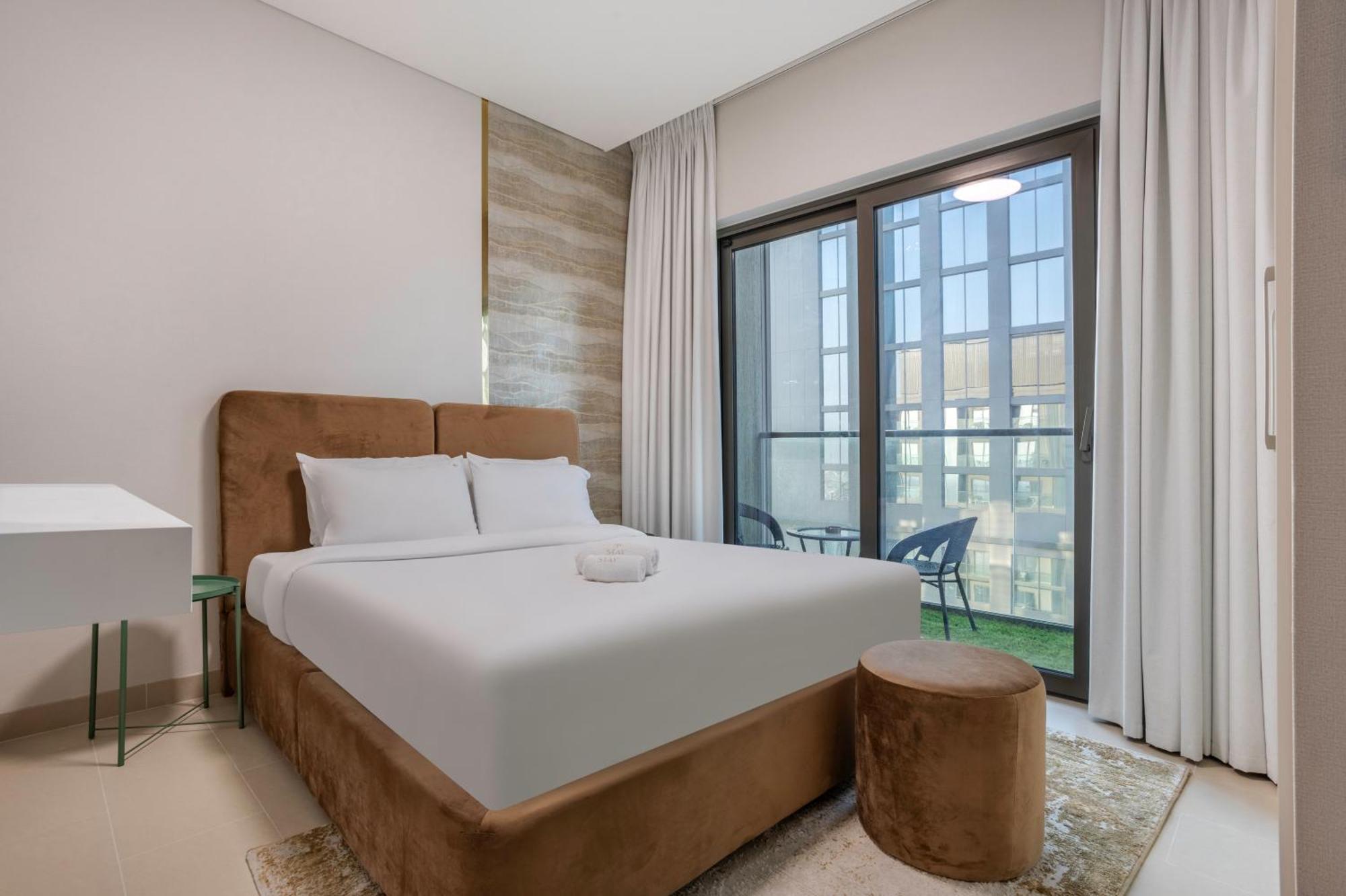 Stay By Latinem Luxury 1Br Plus Study Holiday Home Cv A2712 Near Downtown Dubaj Kültér fotó