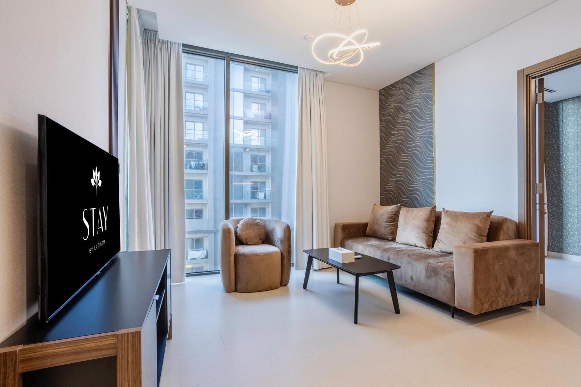 Stay By Latinem Luxury 1Br Plus Study Holiday Home Cv A2712 Near Downtown Dubaj Kültér fotó