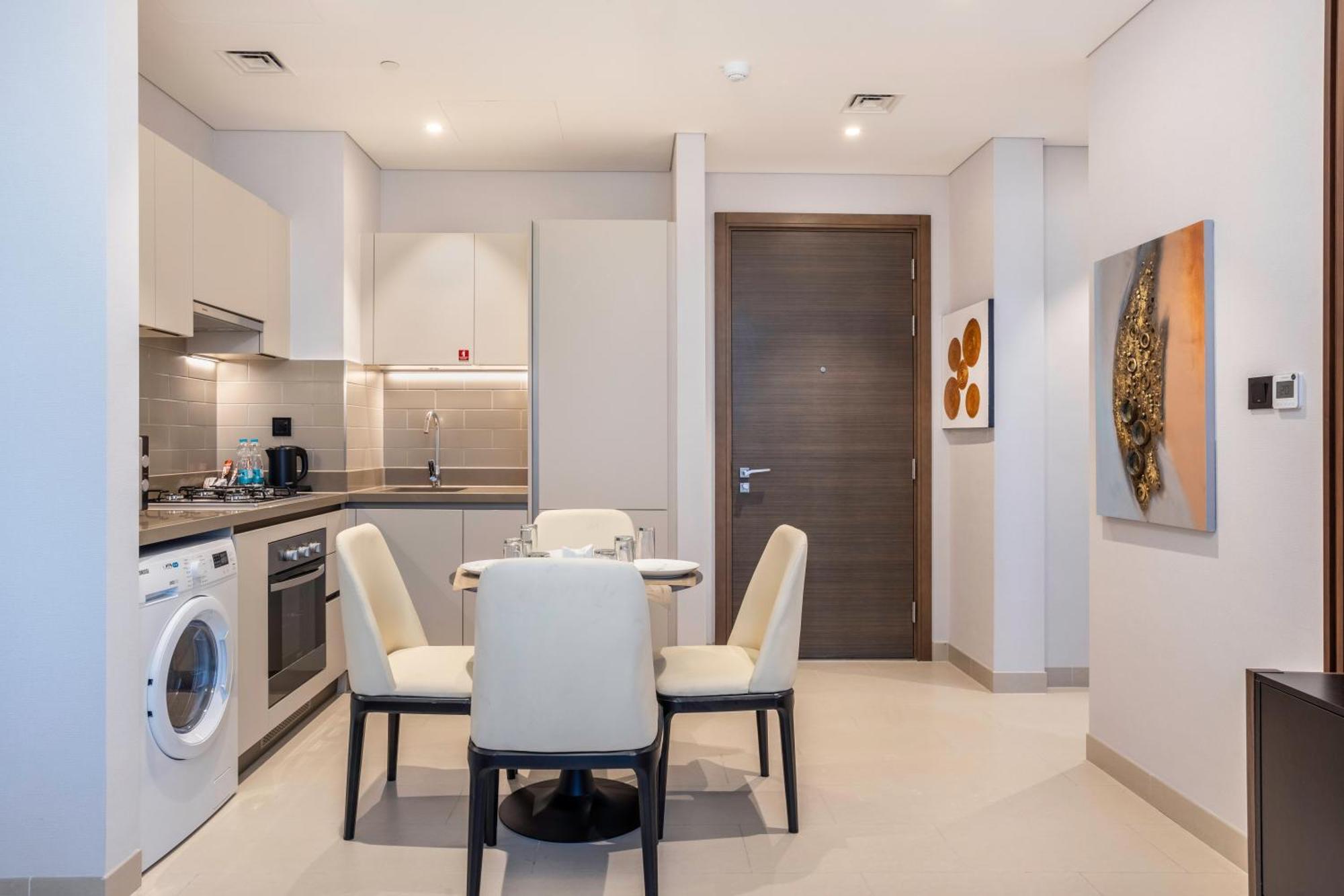 Stay By Latinem Luxury 1Br Plus Study Holiday Home Cv A2712 Near Downtown Dubaj Kültér fotó