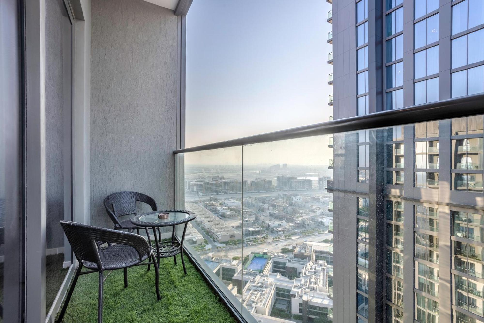 Stay By Latinem Luxury 1Br Plus Study Holiday Home Cv A2712 Near Downtown Dubaj Kültér fotó