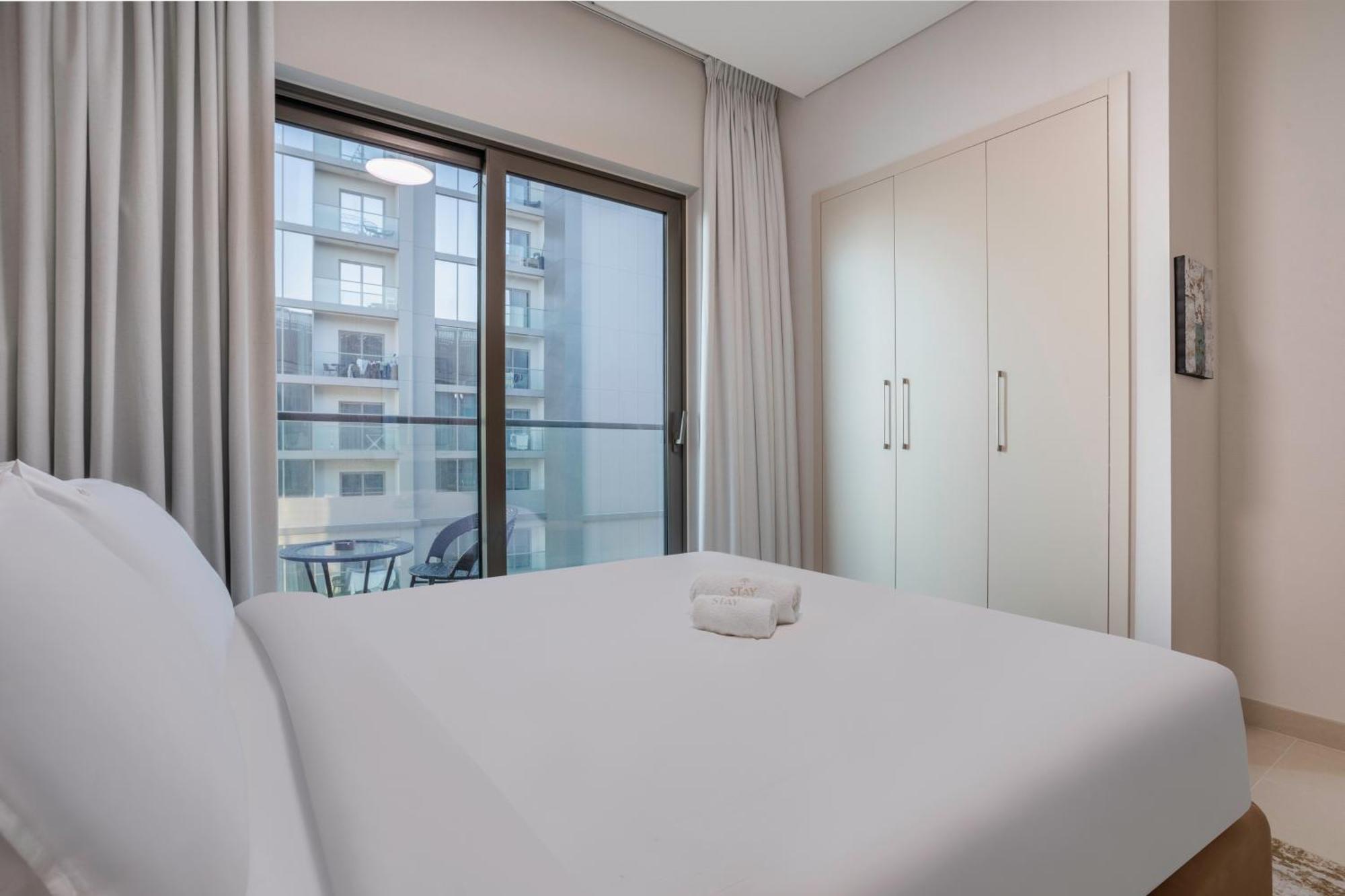 Stay By Latinem Luxury 1Br Plus Study Holiday Home Cv A2712 Near Downtown Dubaj Kültér fotó